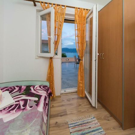 Apartment Leut With Spacious Terrace And Sea View Slatine Eksteriør bilde
