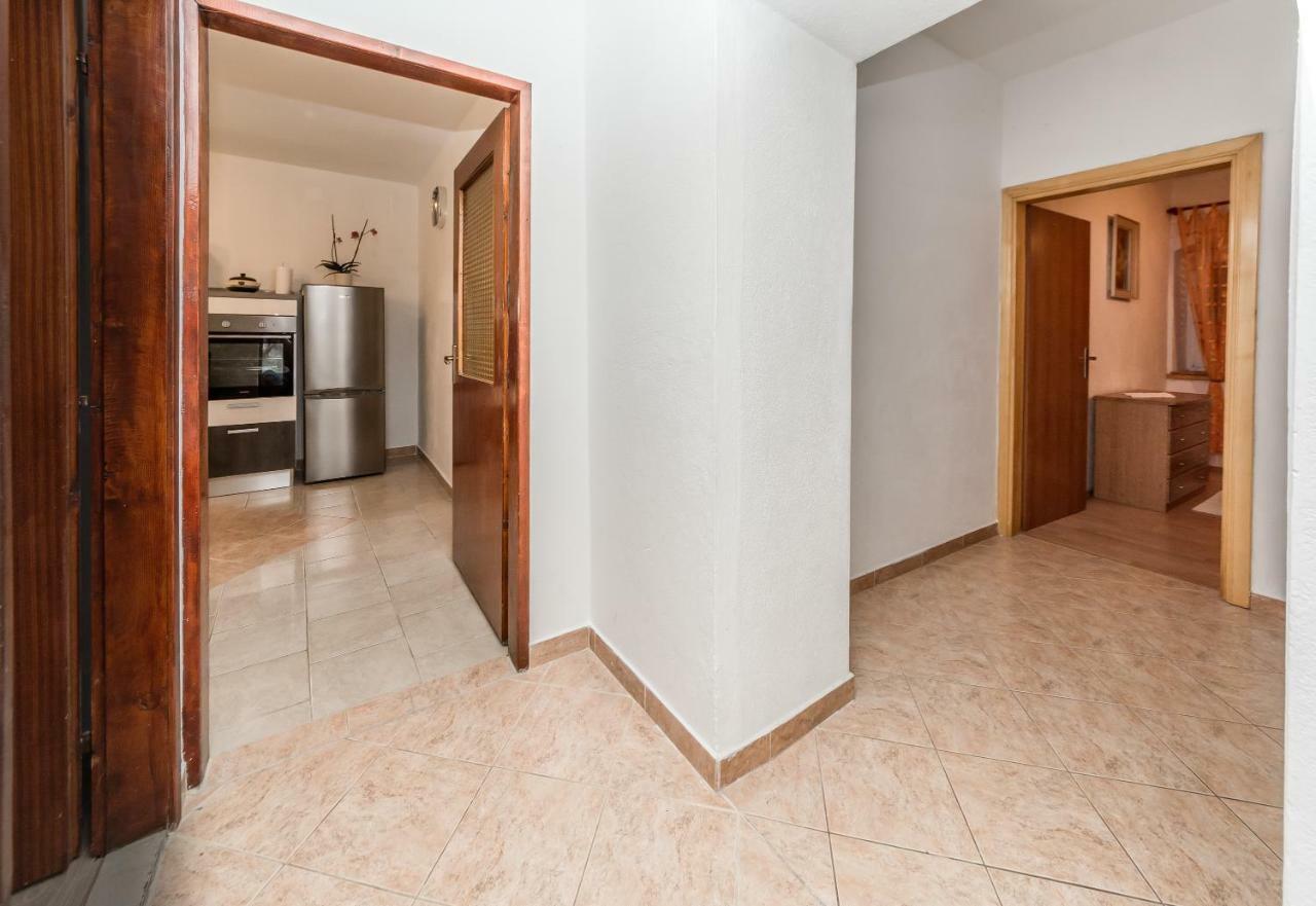 Apartment Leut With Spacious Terrace And Sea View Slatine Eksteriør bilde