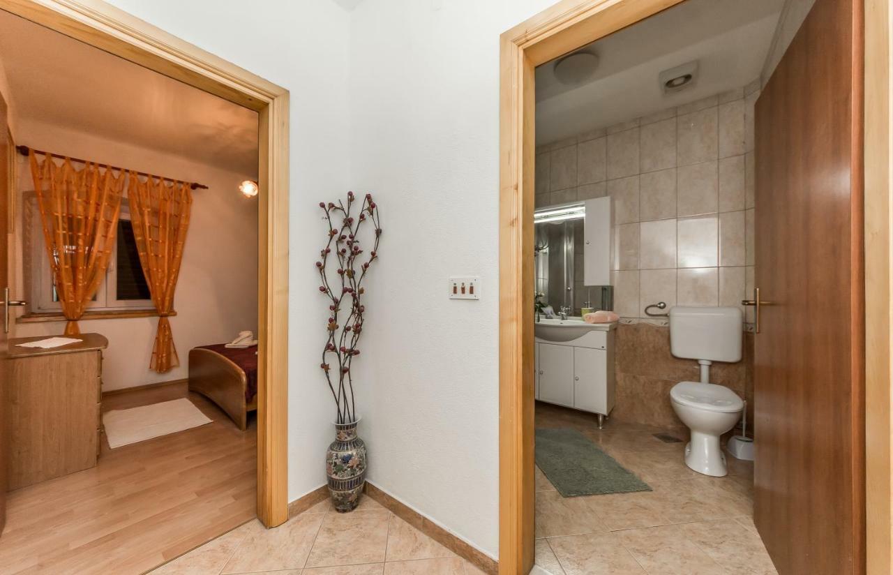 Apartment Leut With Spacious Terrace And Sea View Slatine Eksteriør bilde